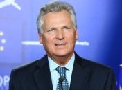 Квасьневский: В Украине агитируют гречкой, а в Польше - колбасой