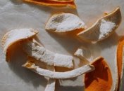 В кожуре из цитрусовых остается очень много вкуса