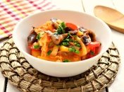 Простой рецепт рагу с шампиньонами и молодым картофелем