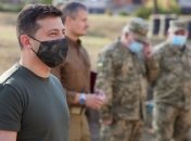 Бойцам тарелок не хватило? Сеть возмутило фото визита Зеленского и Ермака в зону ООС на Донбассе