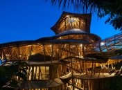 Американка, бросив все, уехала на Бали и построила там дом мечты из бамбука (Фото)
