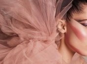 Эффектная дама: Белла Хадид стала звездой японского Vogue Beauty