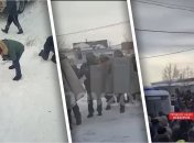 "Б'ють нещадно": на багатотисячному протесті в РФ загострюється обстановка, всі подробиці (відео)