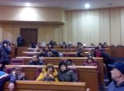 В Криворожском горисполкоме находятся около 100 митингующих