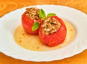 Соковиті фаршировані помідори