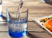 Полезные советы: почему во время приема пищи не стоит пить холодную воду