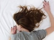 Полезные советы: как выбрать удобную позу для сна 