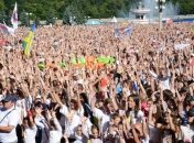 Украинцы начали практиковать массовые утренние зарядки 