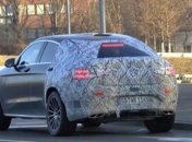 Новый Mercedes-Benz GLC Coupe заметили на тестах