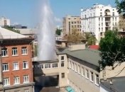 В харьковской школе забил "гейзер" (Видео)