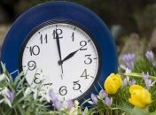 Украина переходит на летнее время: когда переводить часы 