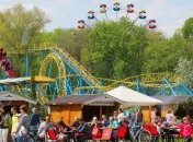 В Северной Ирландии аттракцион упал на людей в парке развлечений - 4 детей госпитализировали (видео)