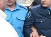 Окружком пожаловался на коммунистов в милицию