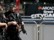 Теракт в Манчестере: полиция показала снимки смертника на камере наблюдения