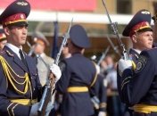 В столицу вводят внутренние войска 