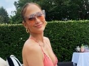 Дженнифер Лопес в купальнике