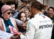 Хэмилтон не спешит подписывать новый контракт с Мерседесом