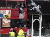 В Лондоне двухэтажный автобус протаранил магазин 