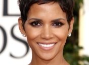 Холли Берри поразила потрясающей фигурой:  и не скажешь, что актрисе 53