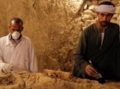 В Египте из гробницы достали мумию возрастом 3,5 тысячи лет 