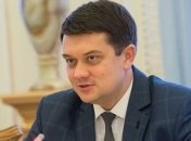 Разумков передав медичні маски і респіратори одній із київських лікарень