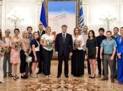 Порошенко наградил журналистов орденом "За заслуги"
