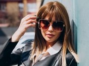 Сонцезахисні окуляри вважаються одними з яскравих акцентів, що завершує лук