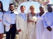 Тимати пришел на свадьбу своего друга со своей новой девушкой