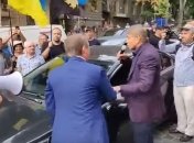 У здания Минэнергоугля произошла стычка между Насаликом и Шаховым: видео