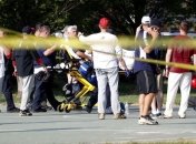 Пострадавший от выстрелов конгрессмен находится в критическом состоянии