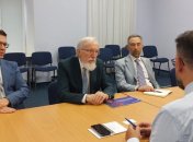 Генеральный директор SEC Newgate Фиоренцо Тальябуэ (на фото в центре)