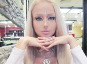 Одесская Барби обиделась на журналистов и показала свои "мускулы" (Видео) 