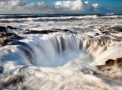 Врата Тора - природное образование в виде колодца (Фоторепортаж)