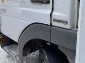 "Укрпочта" объяснила "зраду" с грузовиком на лысой резине в снегу (фото)