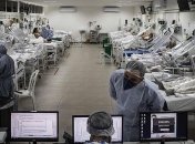 Эпидемия: в Бразилии за сутки от COVID-19 умерли около тысячи человек