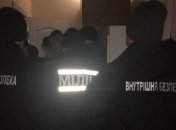 В Запорожье задержали полицейских, которые грабили людей (Видео) 