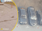 Незаконні паркомісця на вулиці Ревуцького