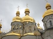 Пасхальное богослужение в Киево-Печерской лавре посетили Азаров и Рыбак