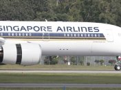 Самолет с пассажирами экстренно сел в Сингапуре после звонка о бомбе на борту