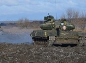 Захватывающие кадры: военные показали экзамен танкистов в АТО (Видео)