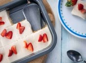 Полуниця в десерті — це завжди смачно