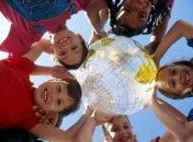 Как воспитывают детей в разных национальностях