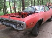 В Сети показали уникальную коллекцию ретро-автомобилей