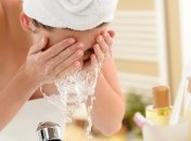 Эффективное средство от угрей: чистка лица