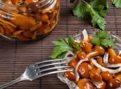 В чем замариновать грибы на зиму - простой рецепт