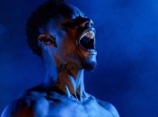 Непобедимый боксер нокаутировал соперника градом ударов в первом раунде (видео)