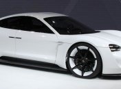 Стало известно, когда Porsche выпустит "убийцу" Tesla