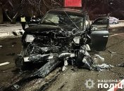 Из-за столкновения автомобили превратились в хлам