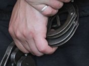 2 милиционера избили и раздели мужчину