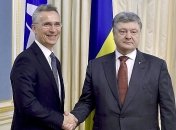 Порошенко: Украина пока не будет подавать заявку на членство в НАТО